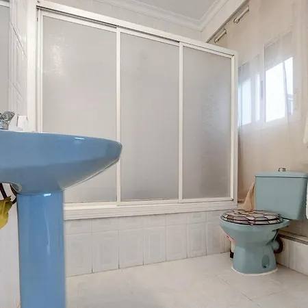 2 Bedroom Stunning In *